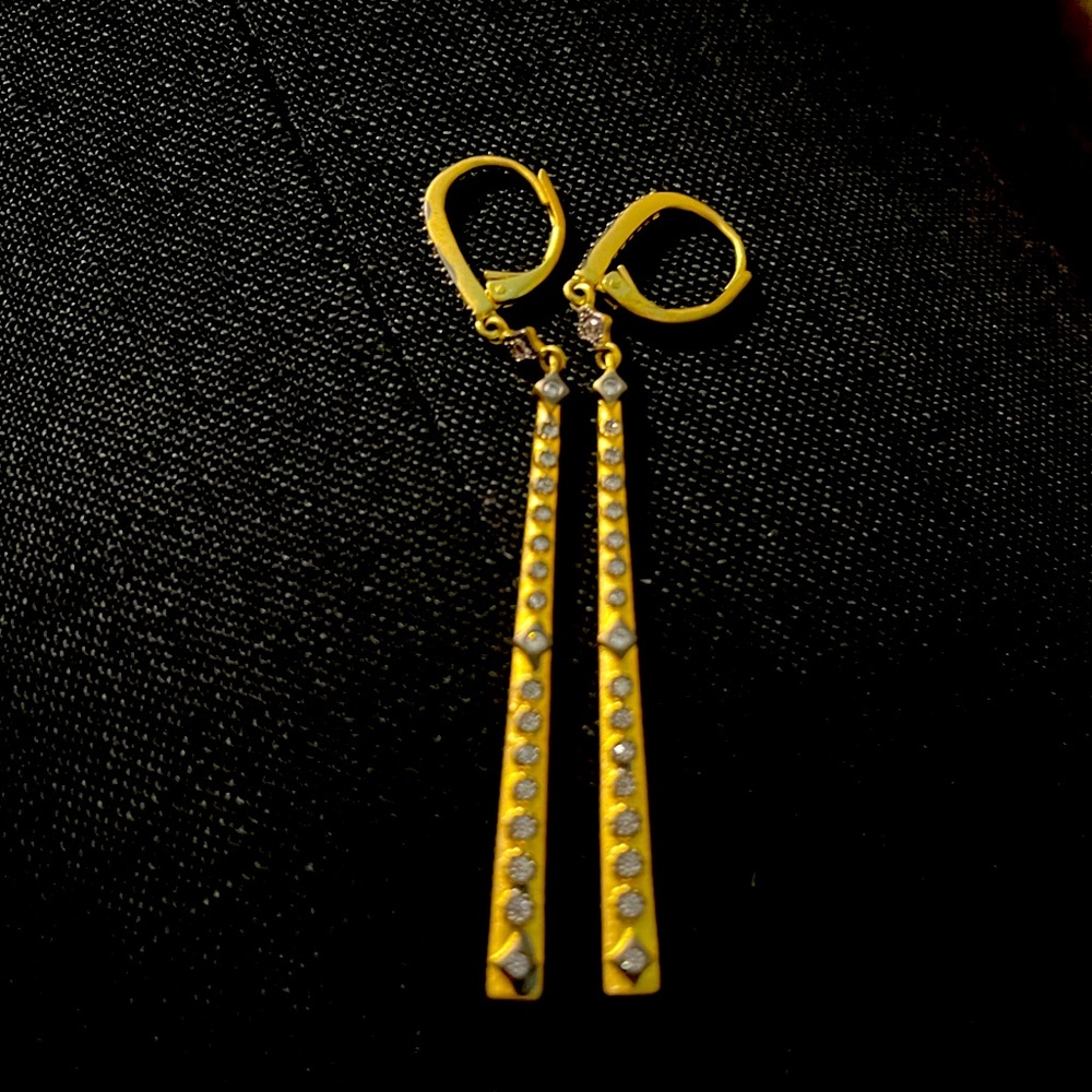 Siera Dangling Earrings